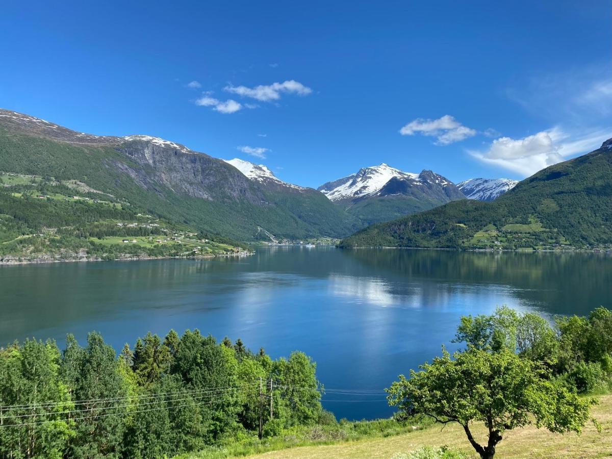 Olden Fjord Apartments Exteriör bild