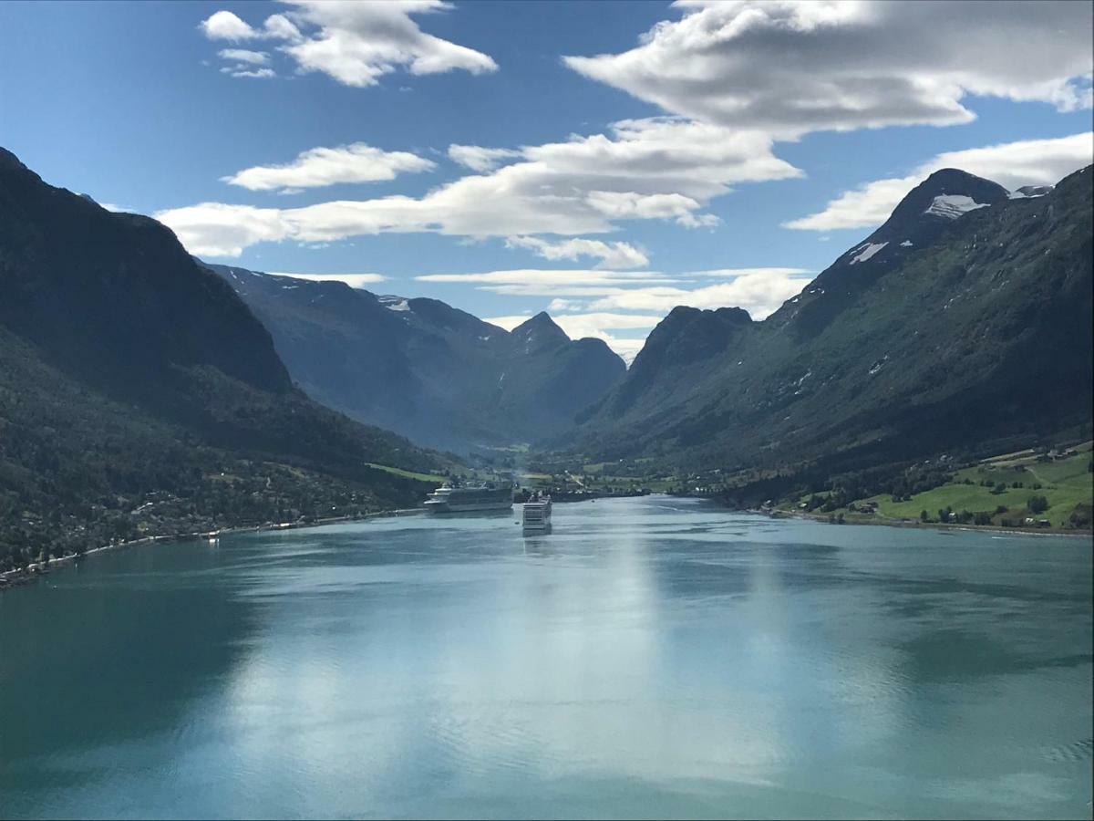 Olden Fjord Apartments Exteriör bild