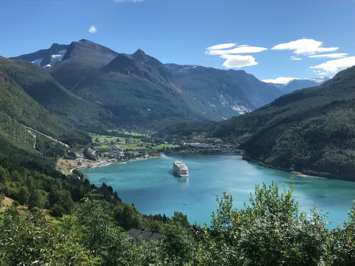 Olden Fjord Apartments Exteriör bild
